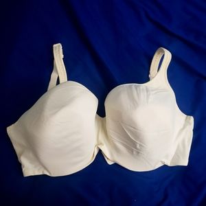 40 H Déesse t-shirt bra. WHITE